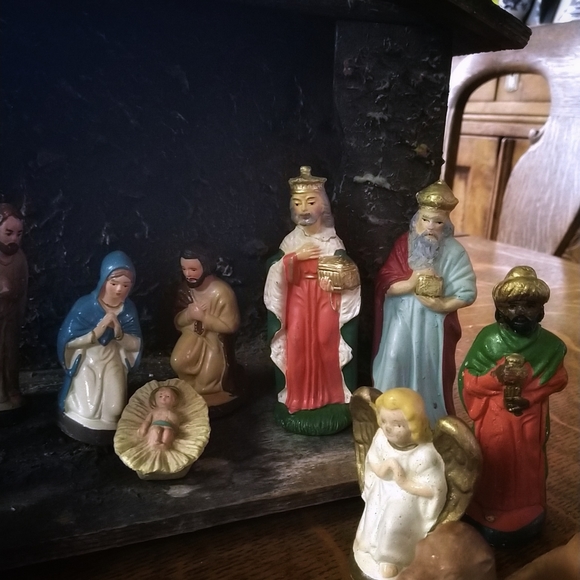 Vintage European Nativity Set – Hand-Painted Italian Creche Figures, Mid-Century - Picture 9 of 11